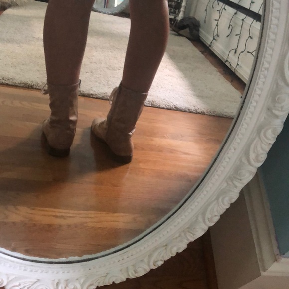 Tan boots - Picture 4 of 4